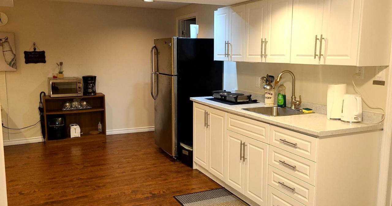 Spacious And Bright Unit With Natural Light. Pickering Luaran gambar