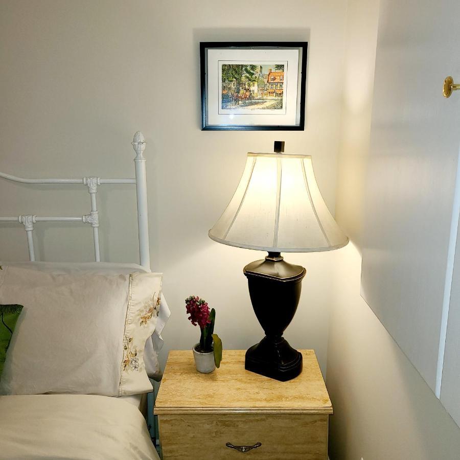 Spacious And Bright Unit With Natural Light. Pickering Luaran gambar