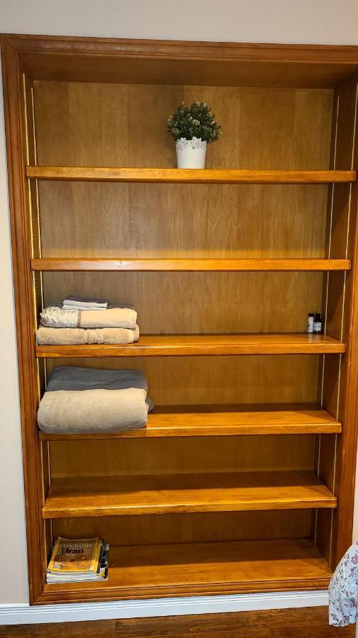 Spacious And Bright Unit With Natural Light. Pickering Luaran gambar